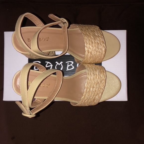 Bamboo Maddy Natural Heels - Picture 2 of 10